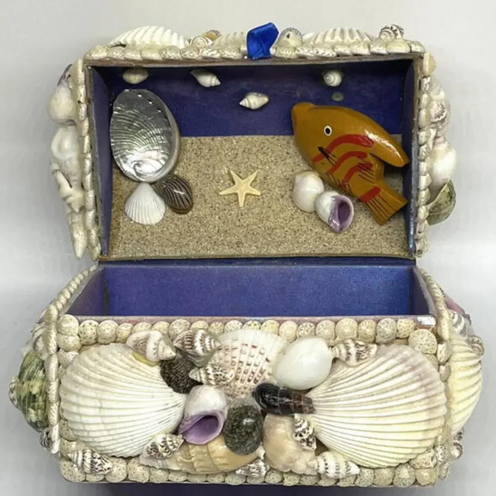 Sea Shell Trinket Box with Diorama Inside Lid Fish Starfish Abalone Sand Vintage